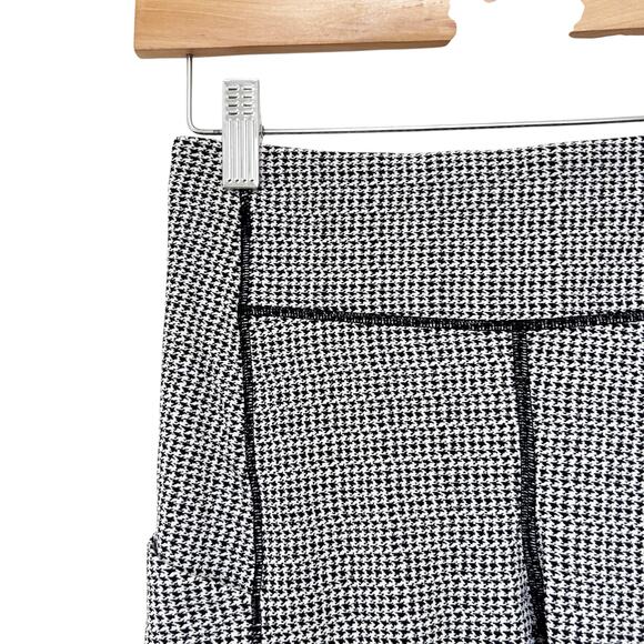 Lululemon Speed Up Tight Full On Luxtreme Teeny Tooth White Black Sz 6 - Picture 2 of 6